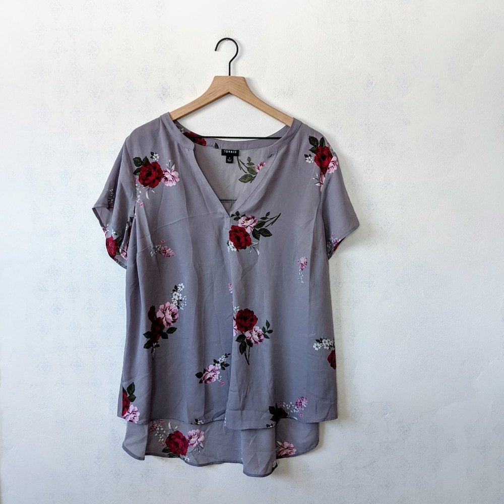 Torrid 1 Grey Floral Georgette Short Sleeve Blouse